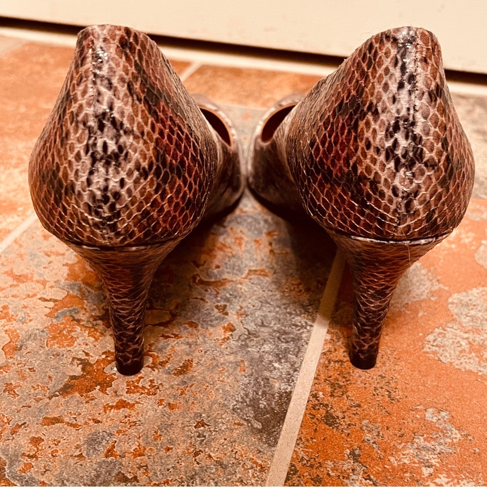 Nwob! Stunning Nine West Python Print Pumps! - image 7